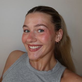 esther burden's profile picture, influencer in canada