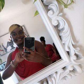 Jènitha Commissiong's profile picture, influencer in saint-vincent-and-the-grenadines