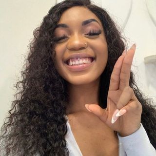 Sandra Olive's profile picture, influencer in cameroon